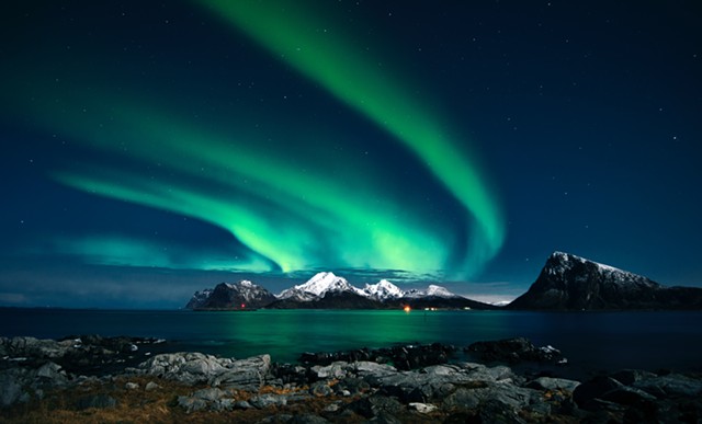 arctic-aurora-aurora-borealis-1933319_photo_by_stein_egil_li.jpg