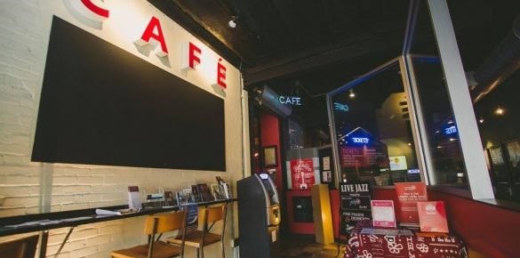 little_cafe_entrance_0.jpg