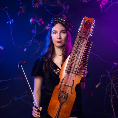 The Fiddle Witch with her spellbinding nyckelharpa