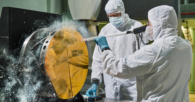 Engineers clean a mirror with carbon dioxide snow. - PHOTO PROVIDED.